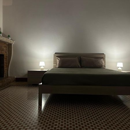 Palazzo Dei Pavoni Apartment Бриндизи Екстериор снимка