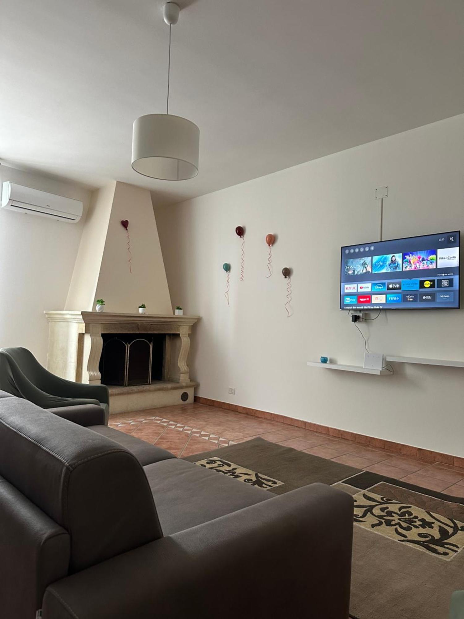 Palazzo Dei Pavoni Apartment Бриндизи Екстериор снимка