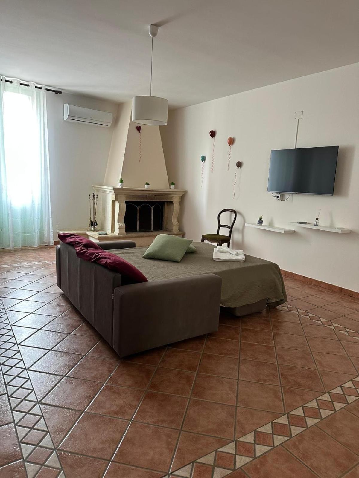Palazzo Dei Pavoni Apartment Бриндизи Екстериор снимка