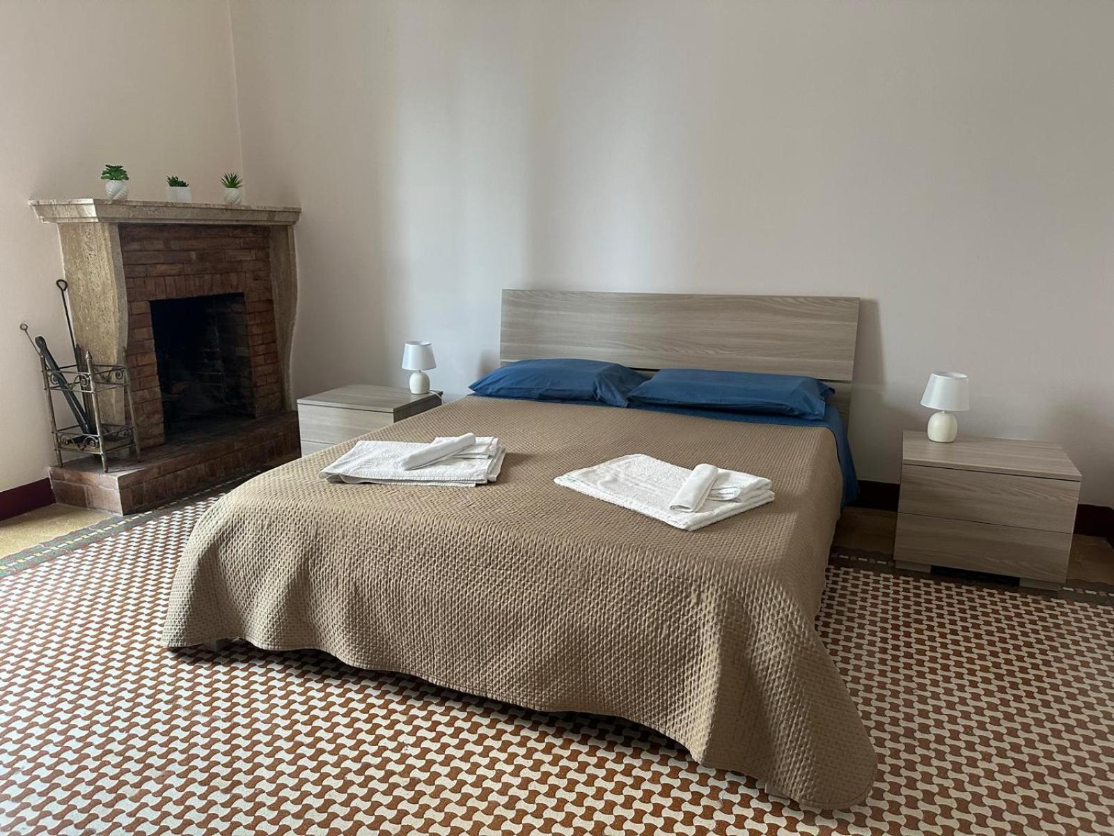 Palazzo Dei Pavoni Apartment Бриндизи Екстериор снимка